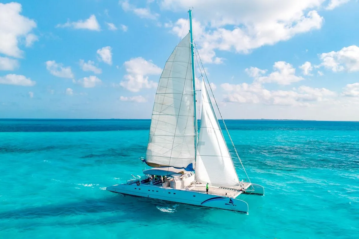 Catamaran Tours Large Group 75 ft / 80 pax — photo 5