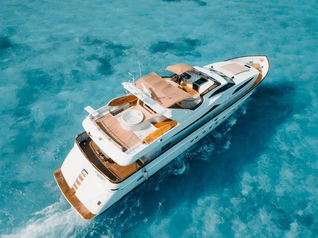 Azimut 100 “ — photo 1