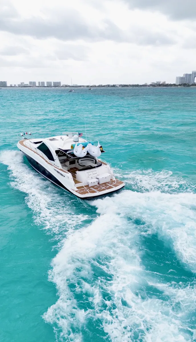 Sea Ray 52 — photo 26