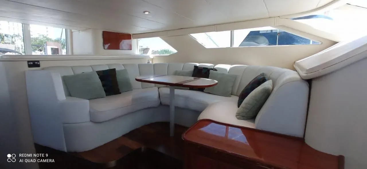 Sea Ray 46 Flybridge — bow lounge — photo 11