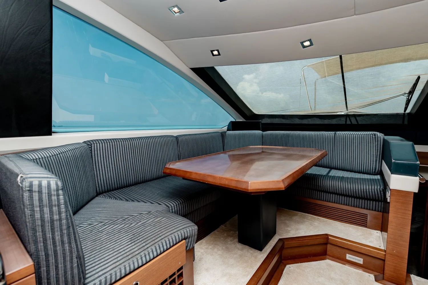 Azimut 100 — photo 23