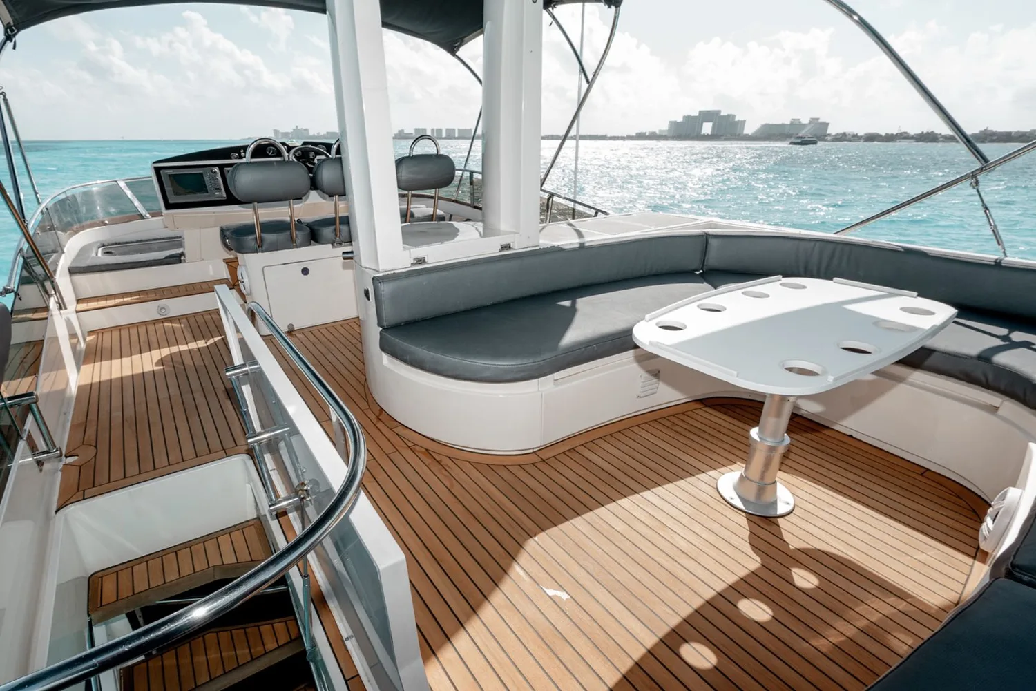 Fairline 70 — photo 10