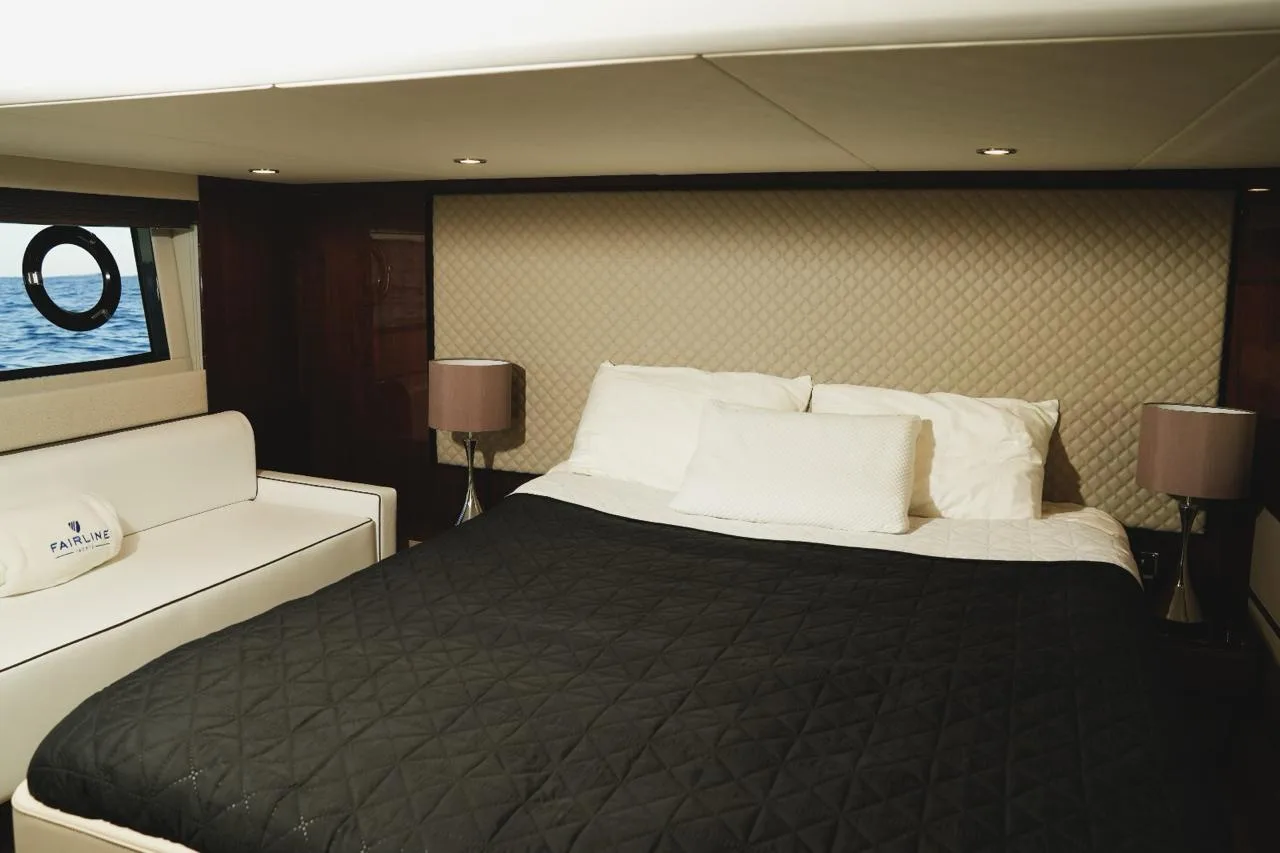 Fairline Squadron 50 — photo 8