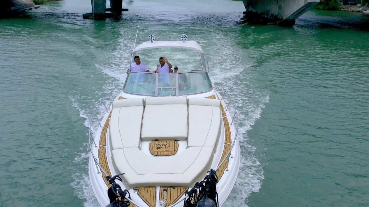 Sea Ray 38 Sundancer — photo 6