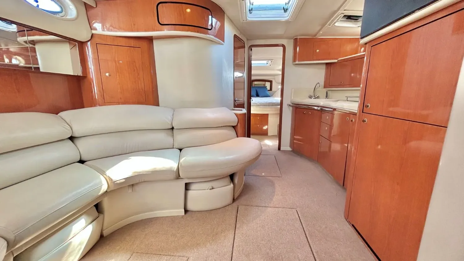 Sea Ray 46 "Lady Liberty" — photo 10